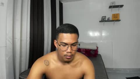 Snapshot of saj_taylor chatting on March 8, 3:21 am Taylor online show from March 8, 3:21 am