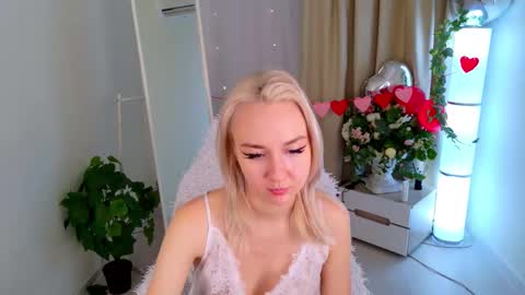 Snapshot of sakura_bb_ chatting on February 8, 7:12 am Audrey online show from February 8, 7:12 am