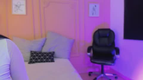 Salem online show from February 24, 11:30 am