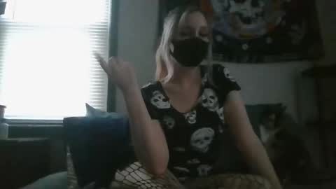 Snapshot of salem_veil chatting on March 1, 11:07 pm Salem Veil online show from March 1, 11:07 pm