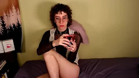 Snapshot of salemqueer_ chatting on January 22, 11:32 pm Sam online show from January 22, 11:32 pm