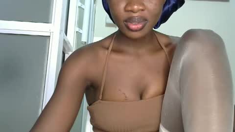 Snapshot of sally_beauty2023 chatting on November 8, 7:30 am sally_beauty2023 online show from November 8, 7:30 am