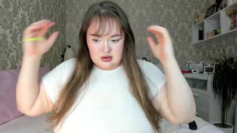 SalmaRoth online show from October 12, 9:25 pm