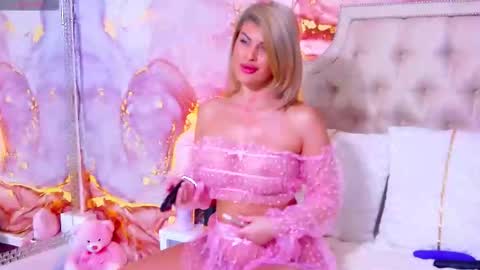 SalmaRoze online show from December 1, 5:45 am