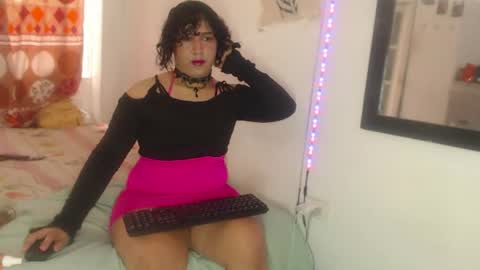 Snapshot of salome0langley chatting on August 6, 5:15 pm salome0langley online show from August 6, 5:15 pm