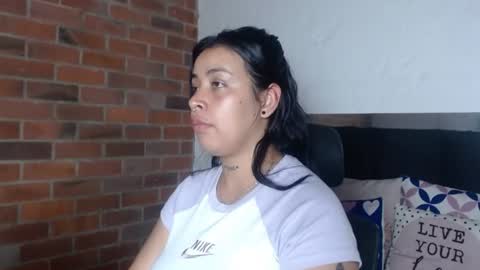 Snapshot of salome__palmer chatting on June 11, 12:32 am online show from June 11, 12:32 am