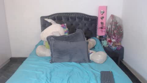 yenny online show from October 7, 3:14 am