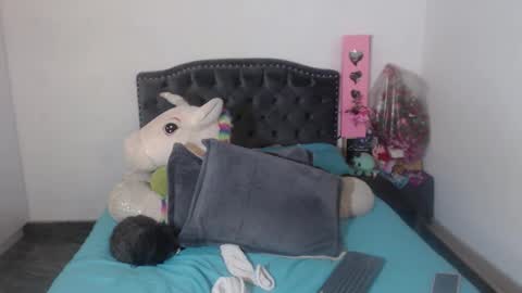 yenny online show from October 9, 4:21 am