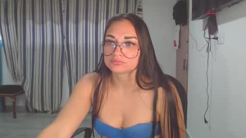 Snapshot of salomesaints chatting on November 13, 10:41 pm salome online show from November 13, 10:41 pm