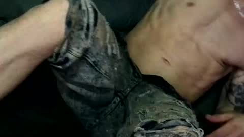 Snapshot of salsbigger chatting on December 22, 11:00 am Anthony Deniro online show from December 22, 11:00 am