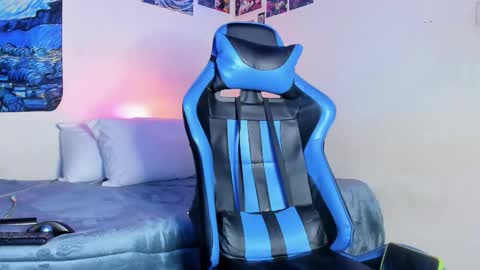 Snapshot of salvatore_dereck chatting on February 27, 12:54 am online show from February 27, 12:54 am