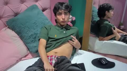 Snapshot of salvatore_monterey chatting on December 10, 10:26 pm salvatore online show from December 10, 10:26 pm