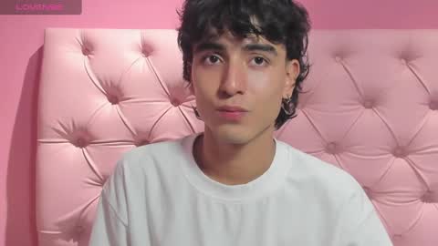 Snapshot of salvatore_monterey chatting on January 18, 8:52 am salvatore online show from January 18, 8:52 am