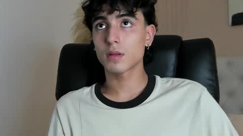 Snapshot of salvatore_monterey chatting on January 18, 11:55 pm salvatore online show from January 18, 11:55 pm