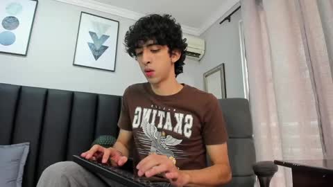 Snapshot of salvatore_monterey chatting on February 18, 2:59 pm salvatore online show from February 18, 2:59 pm