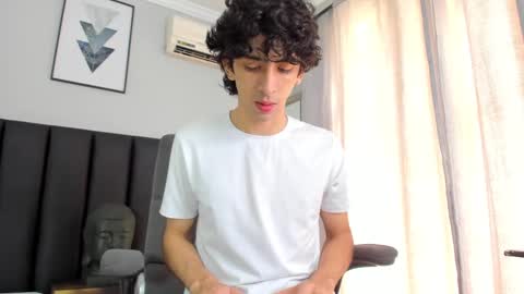 Snapshot of salvatore_monterey chatting on February 25, 1:39 pm salvatore online show from February 25, 1:39 pm