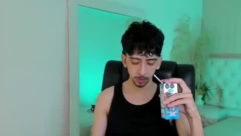 Snapshot of salvatore_monterey chatting on September 25, 8:23 pm salvatore online show from September 25, 8:23 pm