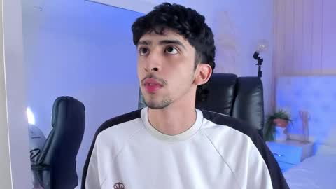 Snapshot of salvatore_monterey chatting on October 14, 8:53 pm salvatore online show from October 14, 8:53 pm