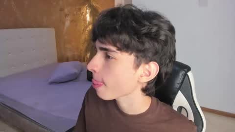 salvatore  online show from March 8, 9:29 pm