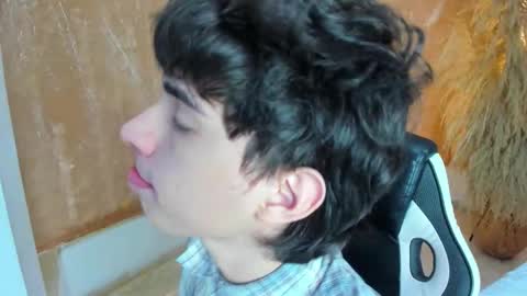 salvatore  online show from March 24, 11:10 pm