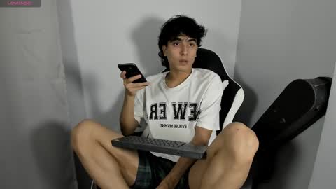 Snapshot of salvatore_montt chatting on February 16, 12:52 am salvatore_montt online show from February 16, 12:52 am