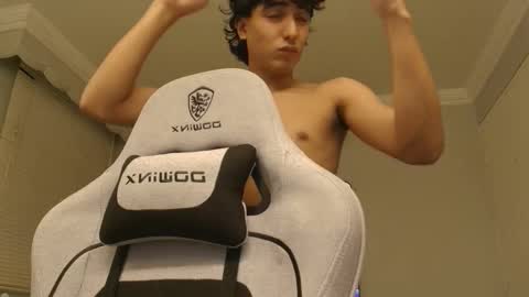 Snapshot of salvatore_montt chatting on October 19, 4:13 am salvatore_montt online show from October 19, 4:13 am