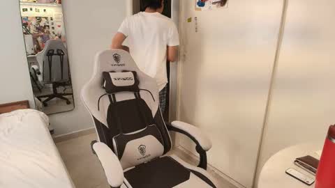 Snapshot of salvatore_montt chatting on December 4, 4:27 pm salvatore_montt online show from December 4, 4:27 pm