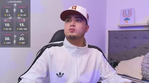 Snapshot of salvatore_muller chatting on September 17, 8:43 pm Salvatore online show from September 17, 8:43 pm