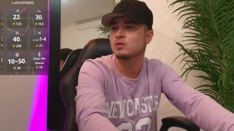 Snapshot of salvatore_muller chatting on September 26, 9:52 pm Salvatore online show from September 26, 9:52 pm