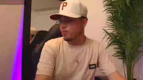 Snapshot of salvatore_muller chatting on September 29, 10:14 pm Salvatore online show from September 29, 10:14 pm