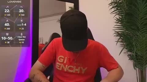 Snapshot of salvatore_muller chatting on September 30, 11:43 pm Salvatore online show from September 30, 11:43 pm