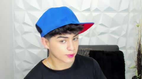 Snapshot of sam_daves_ chatting on December 3, 1:53 pm Sam online show from December 3, 1:53 pm