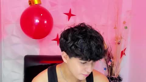 Snapshot of sam_daves_ chatting on December 22, 12:57 pm Sam online show from December 22, 12:57 pm