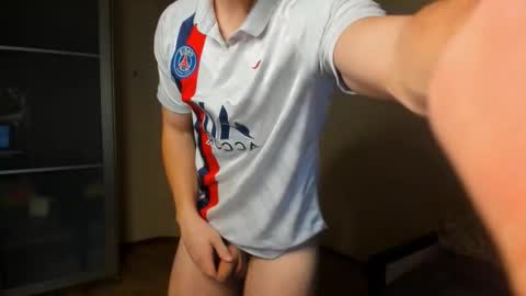 Snapshot of sam_huston18 chatting on November 2, 10:34 pm BACK IN 2 WEEKS online show from November 2, 10:34 pm