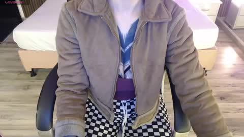SAM MANSON online show from June 1, 12:18 pm