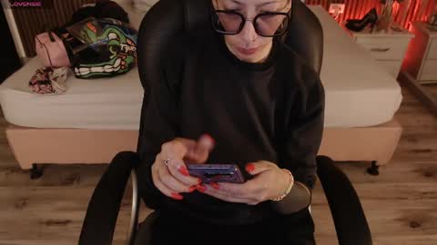 SAM MANSON online show from June 6, 6:01 pm