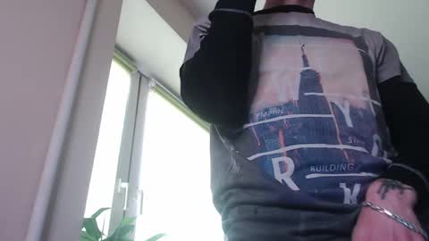 sam_skywalker online show from April 2, 9:07 am