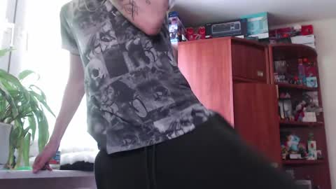 sam_skywalker online show from April 17, 7:00 am