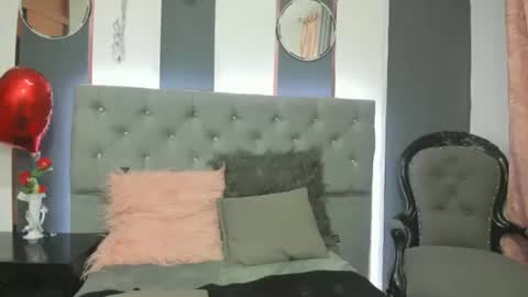 Snapshot of sam_sweet48 chatting on February 17, 9:19 pm Sam online show from February 17, 9:19 pm