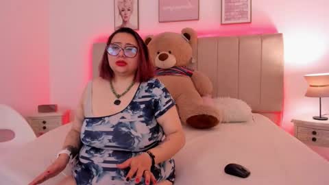 Snapshot of sam_von_tess chatting on October 22, 5:19 am Samantha online show from October 22, 5:19 am