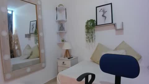 Snapshot of samanta_monroe4 chatting on September 29, 6:02 pm samanta online show from September 29, 6:02 pm