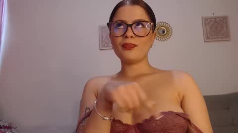 Snapshot of samanta_monroe4 chatting on October 18, 5:57 pm samanta online show from October 18, 5:57 pm
