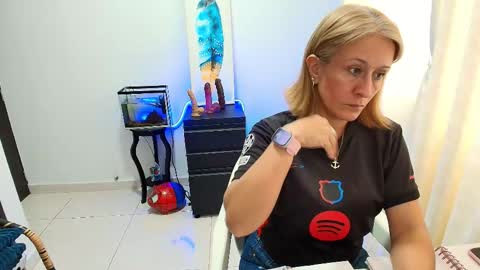 Snapshot of samanta_stone69 chatting on October 21, 9:59 pm Samanta Stone online show from October 21, 9:59 pm