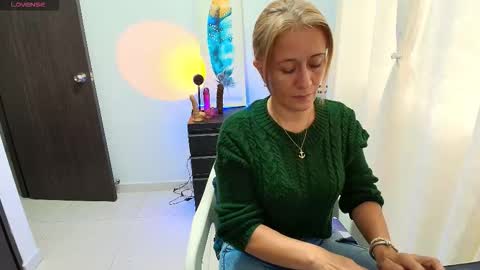 Snapshot of samanta_stone69 chatting on November 26, 9:38 pm Samanta Stone online show from November 26, 9:38 pm