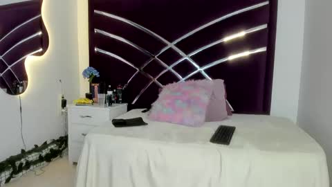 Snapshot of samantaht chatting on February 7, 9:15 pm samantaht online show from February 7, 9:15 pm