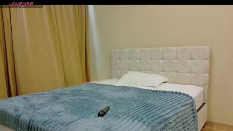 samantamoons1 online show from April 13, 2:39 am