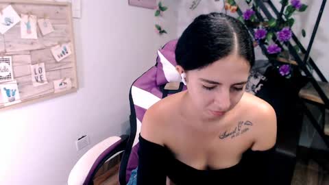 Snapshot of samantha2girl chatting on April 27, 1:58 am samantha online show from April 27, 1:58 am