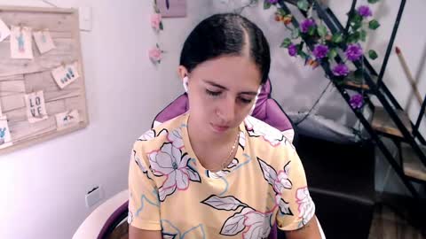 Snapshot of samantha2girl chatting on June 2, 5:26 pm samantha online show from June 2, 5:26 pm