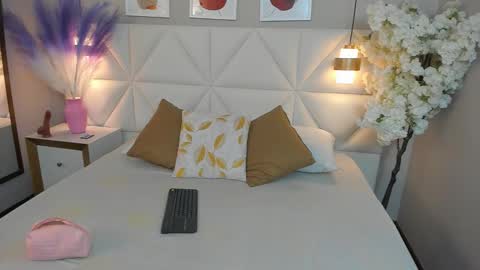Snapshot of samantha__roberts chatting on October 19, 12:06 pm SAMANTHA online show from October 19, 12:06 pm