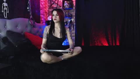 Snapshot of samantha_abrill chatting on January 24, 9:05 pm Samantha and Victor online show from January 24, 9:05 pm